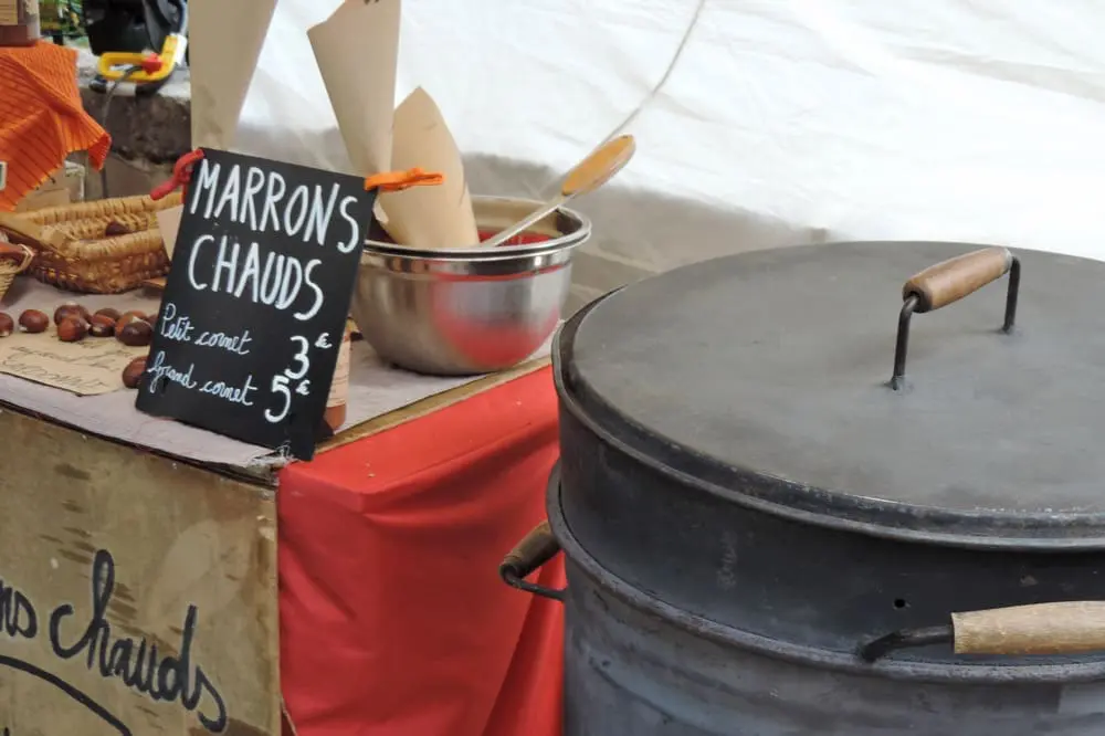 Photographie de marrons chauds au marché de Saou en Drôme provençale