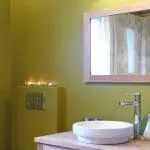 Photo de la salle de bain d'un gite de style provençal