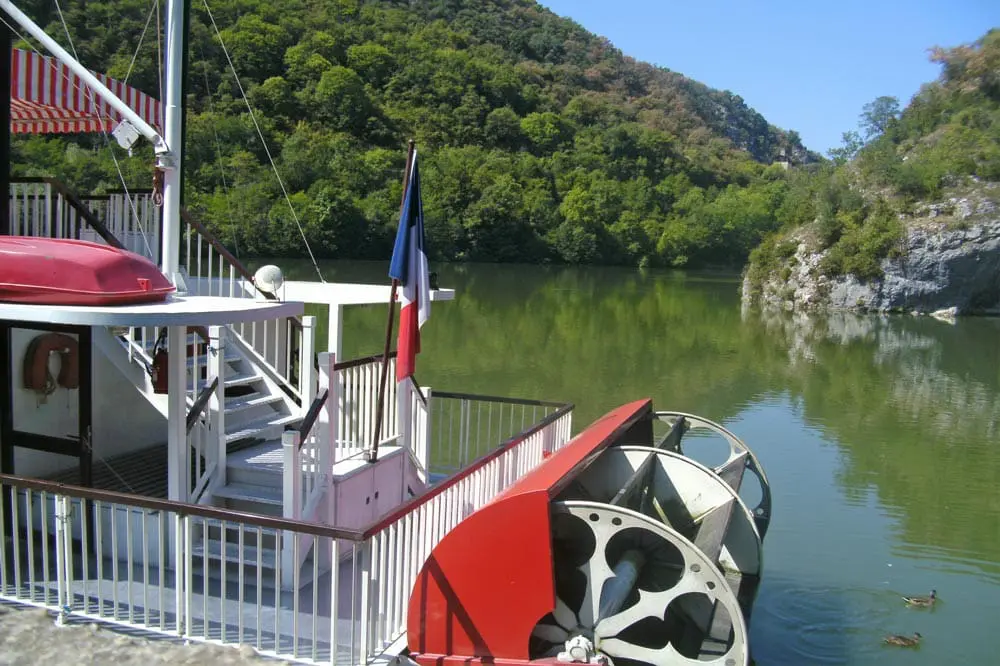 Photographie d'un bateau à roues à Saint-Jean-en-Royans