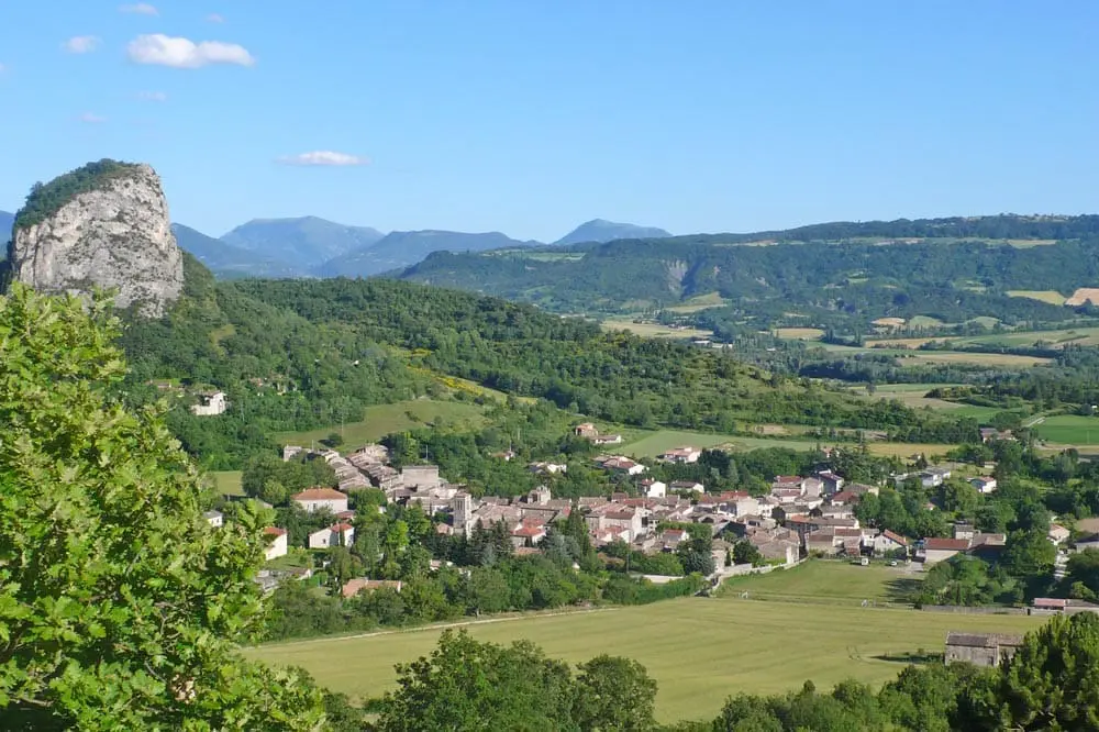 Photographie du village de Saou en Drôme provençale