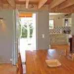 Photographie d'une salle à manger d'un gîte de style provençal