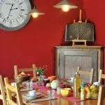 Photographie du coin repas d'un gîte en France
