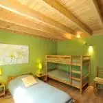 Photographie d'une chambre d'une maison de vacances