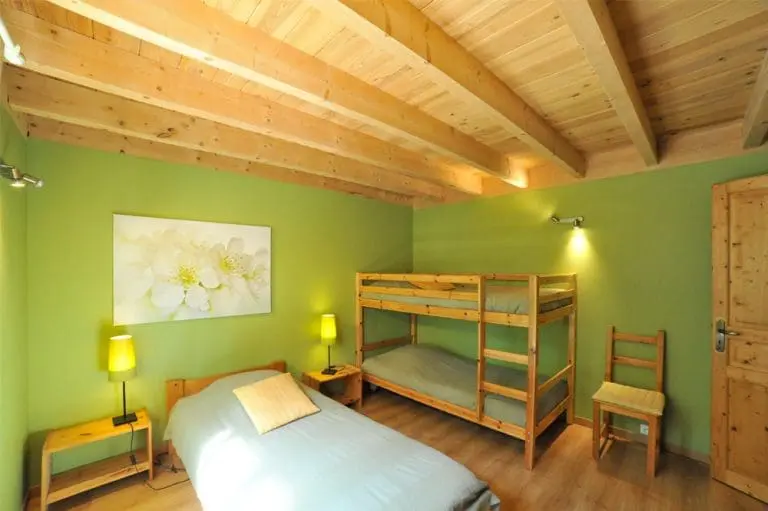 Photographie d'une chambre d'une maison de vacances