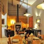 Photographie d'une cheminée design d'un gîte en France
