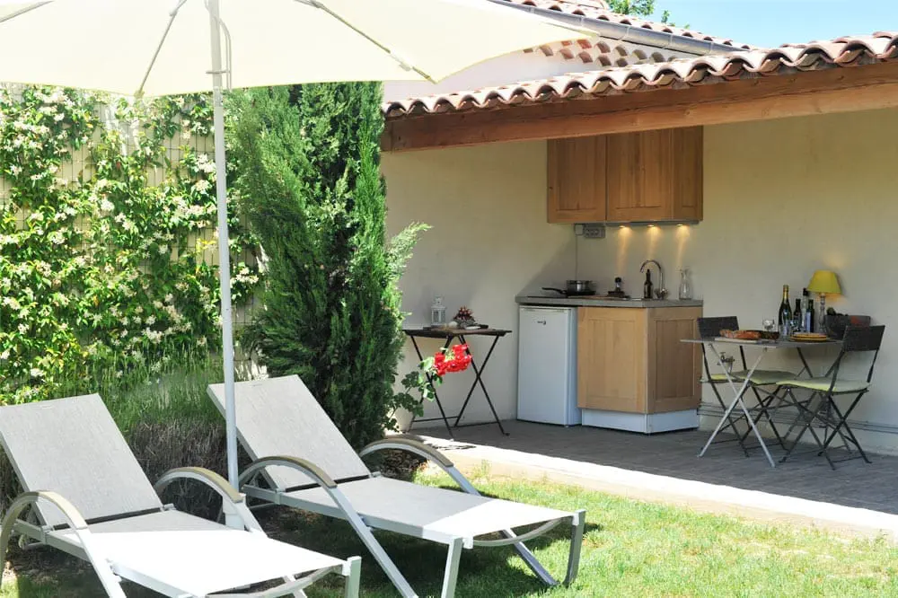 Photo de la terrasse couverte d'une maison de vacances en Drôme