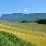 Photographie du massif montagneux des 3 becs dans la vallée de la Drôme