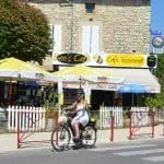 Photographie d'un café restaurant du sud de la France