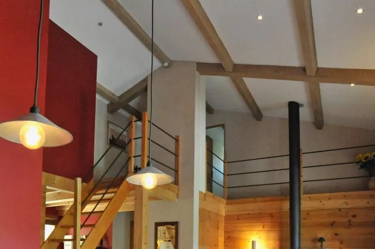 Photographie d'une mezzanine design dans un hébergement touristique à Mirabel et Blacons