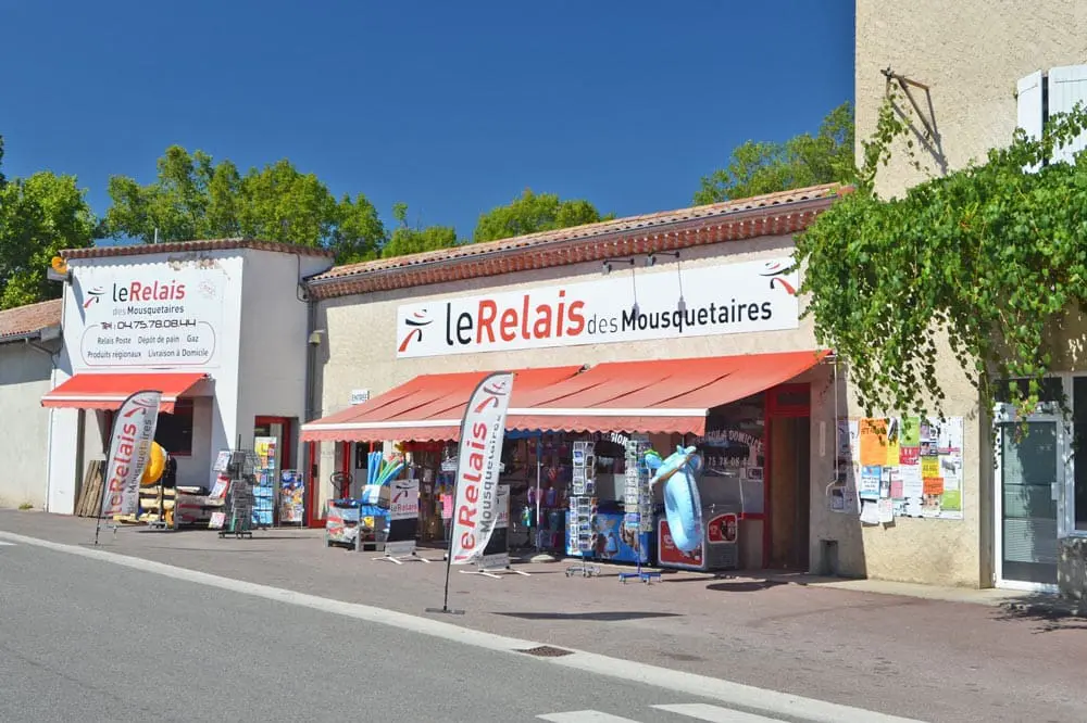 Photographie d'une magasin de village à Mirabel et Blacons dans la Drôme
