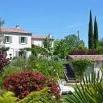 Photographie d'un jardin fleuri
