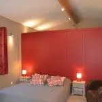 Photo de la chambre d'un gîte design dans la Drôme