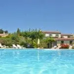 Photographie d'une grande piscine